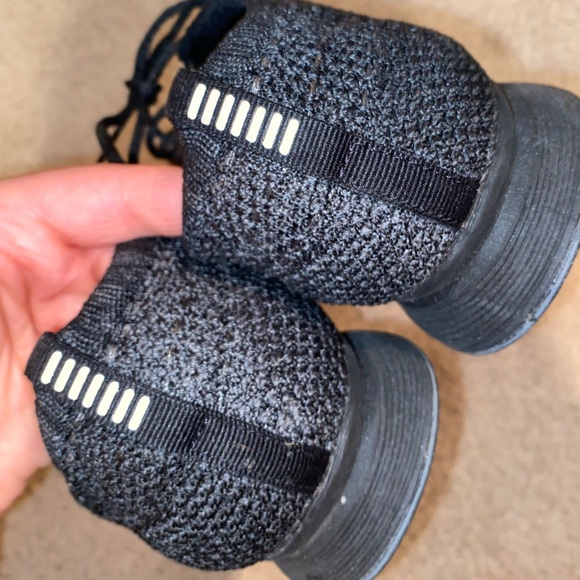 Mens Nike triple black flynit racers - Picture 2 of 5